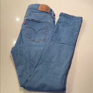Levi’s slimming skinny